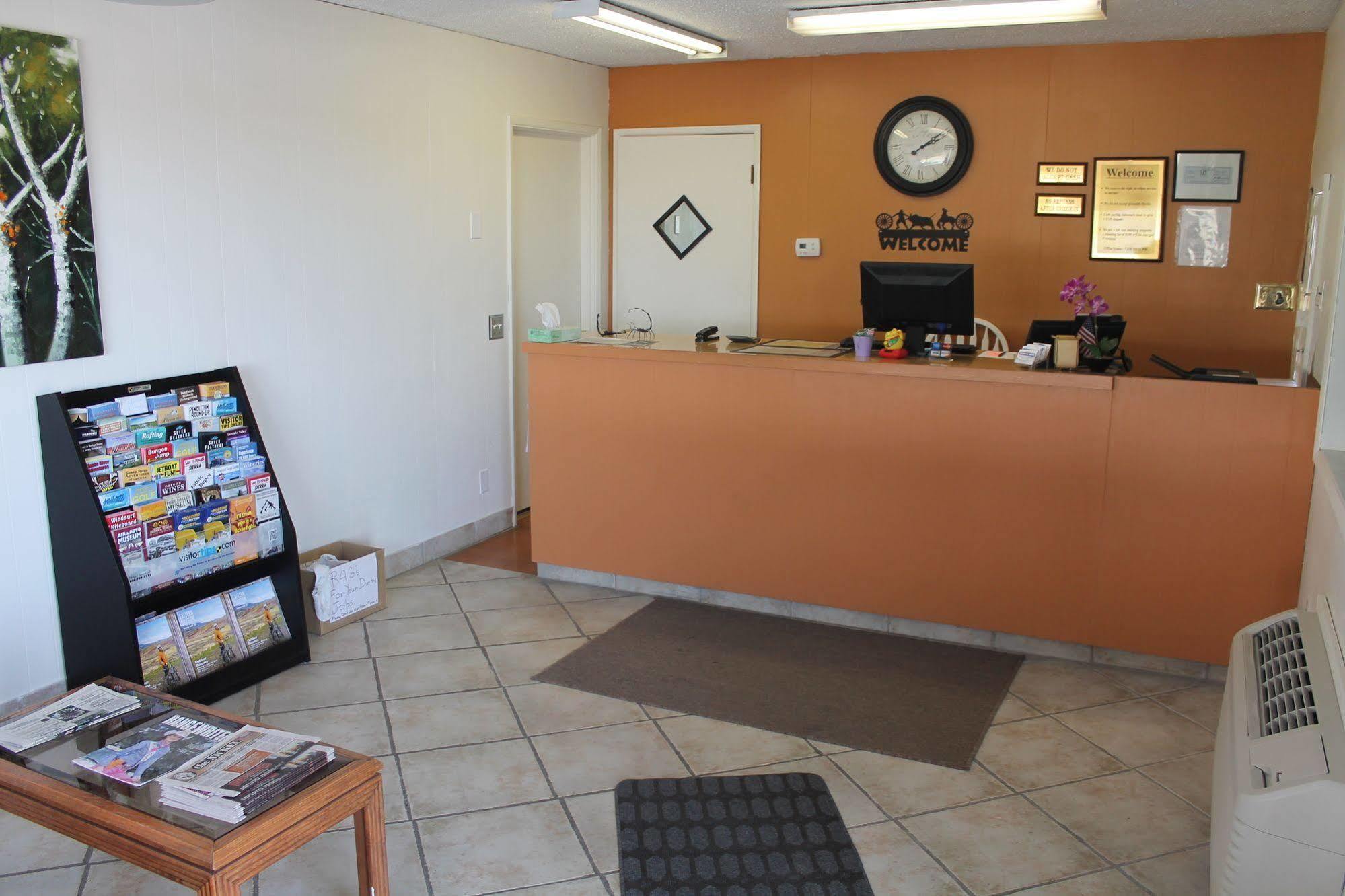 Riverview Motel Boardman Bagian luar foto